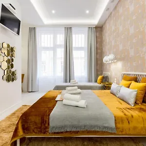 Apartamento Unique & Lovely Place With Ac, Budapest