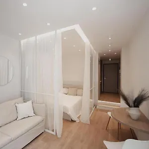 v1-boutique-rooms-nilie-hospitality-mgmt-thessaloniki.hotelschalkidiki.net/