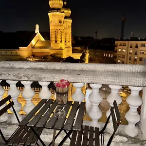 Synagogue View דירה